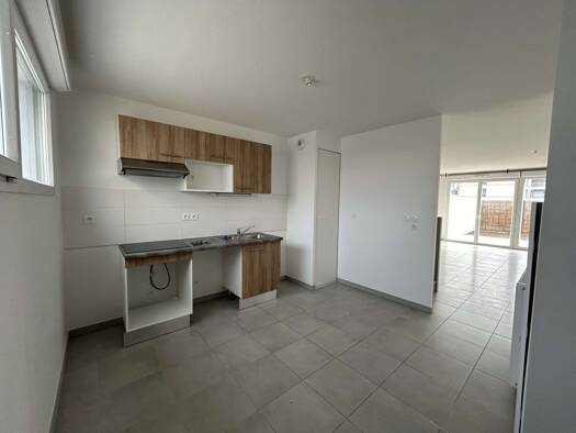 Maison à louer 1 000 € 4 pièces 3 chambres 83,4 m² Campagne Pibrac 31820