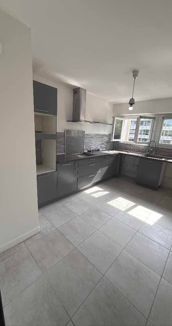 Appartement 3 pièces 80 m² · à Villeurbanne · 79,9 m² · 999 €