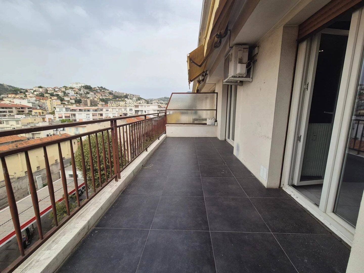 Appartement 1 pièce 28 m² · à Nice · 28 m² · 890 €/mois