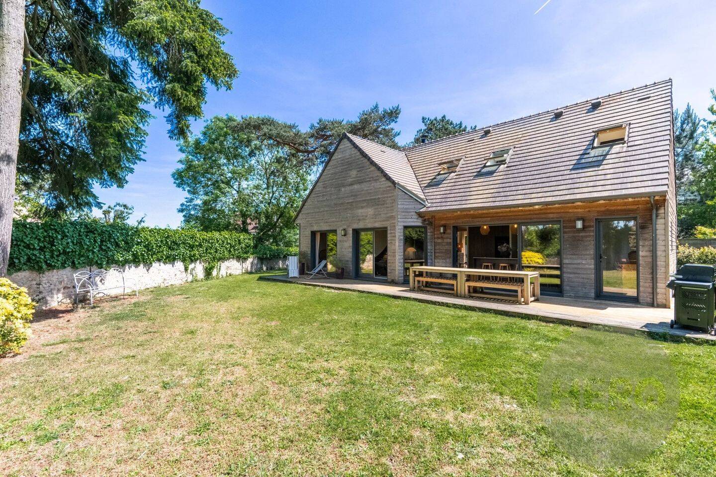 Maison 8 pièces 803 m² · à Montfort-l'Amaury · 803 m² · 832 000 €