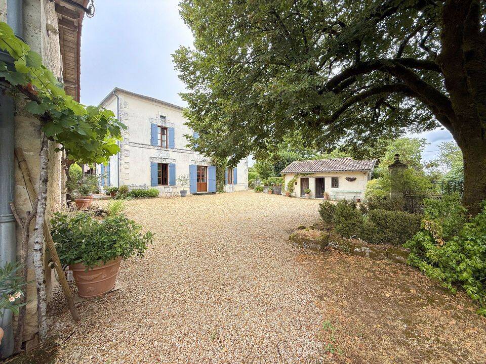 Maison 6 pièces 160 m² · à Brantôme en Périgord · 160 m² · 418 000 €