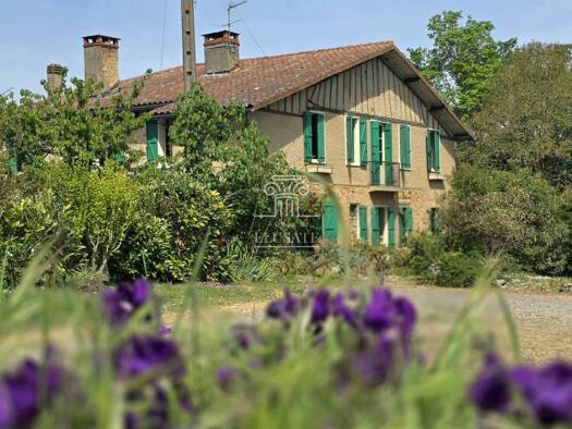 Maison à vendre 265 000 € 11 pièces 7 chambres 300 m² 10 949 m² de terrain Nogaro 32110