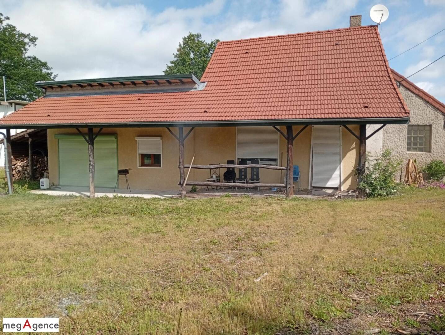 Maison 100 m², 3 chambres, bureau, piscine, garage