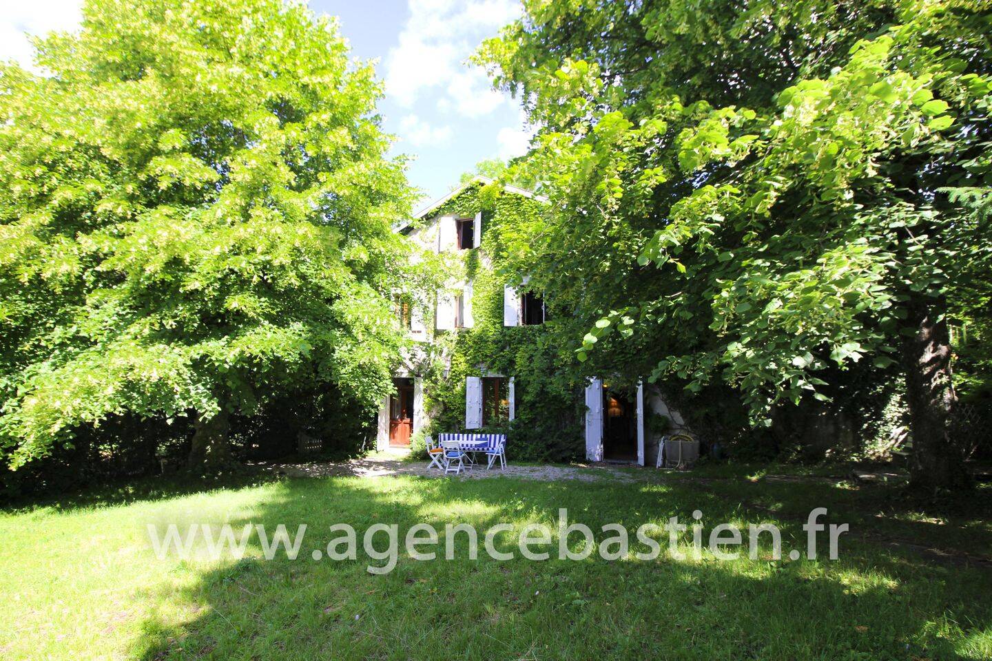 Maison 6 pièces 195 m² · à Gex · 195 m² · 850 000 €