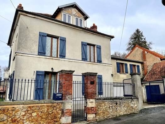 Maison à vendre 198 000 € 5 pièces 3 chambres 138 m² 997 m² de terrain Château-Thierry 02400