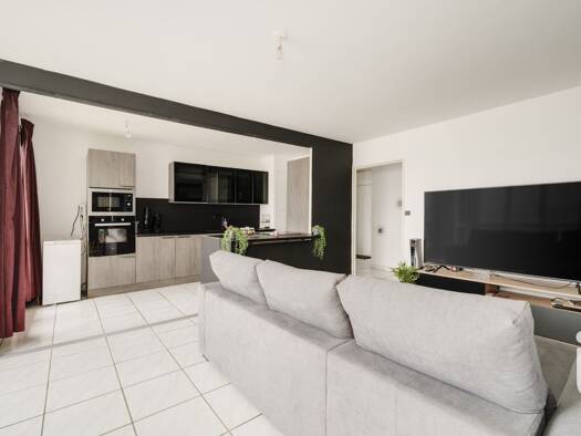 Appartement à vendre 135 000 € 5 pièces 2 chambres 82 m² Étage 7/7 Montet-Octroi Vandœuvre-lès-Nancy 54500