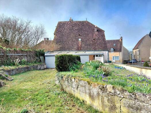 Maison à vendre 54 000 € 6 pièces 3 chambres 75 m² 3 144 m² de terrain La Chapelle-Souëf 61130