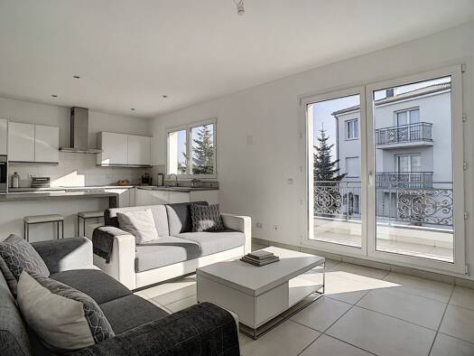 Appartement à vendre - neuf 206 377 € 3 pièces 2 chambres 71 m² Étage 2/2 Vernand Annemasse 74100