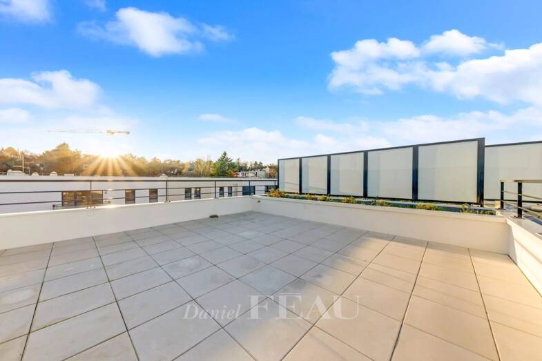 Appartement à louer 2 700 € 3 pièces 2 chambres 79,2 m² Garches 92380