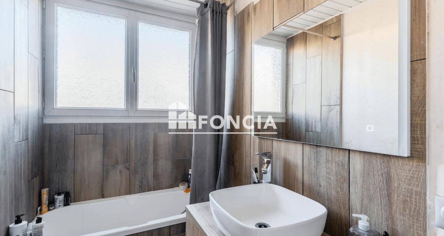 Appartement 4 pièces 74 m² · à Jœuf · 74 m² · 78 000 €