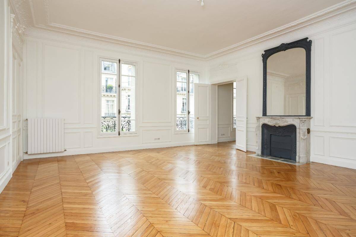Appartement 6 pièces 240 m² · à Paris 16ème Arrondissement · 240 m² · 8 389 €/mois