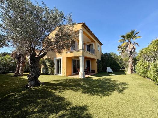 Maison à vendre 420 000 € 3 pièces 2 chambres 82,7 m² dès le 01/10/2026 Roquebrune-sur-Argens 83520