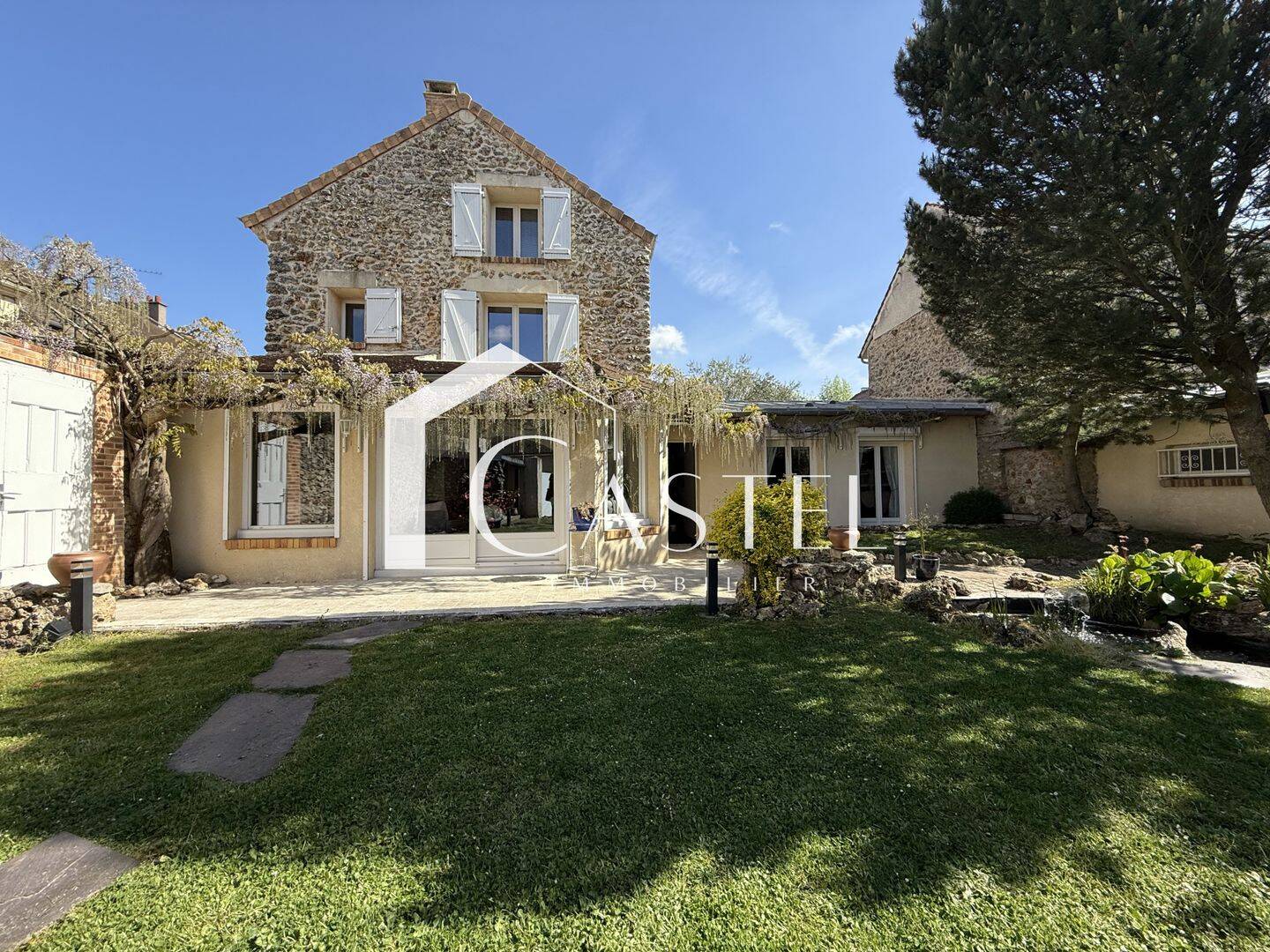 Maison 8 pièces 180 m² · à Les Alluets-le-Roi · 180 m² · 640 000 €