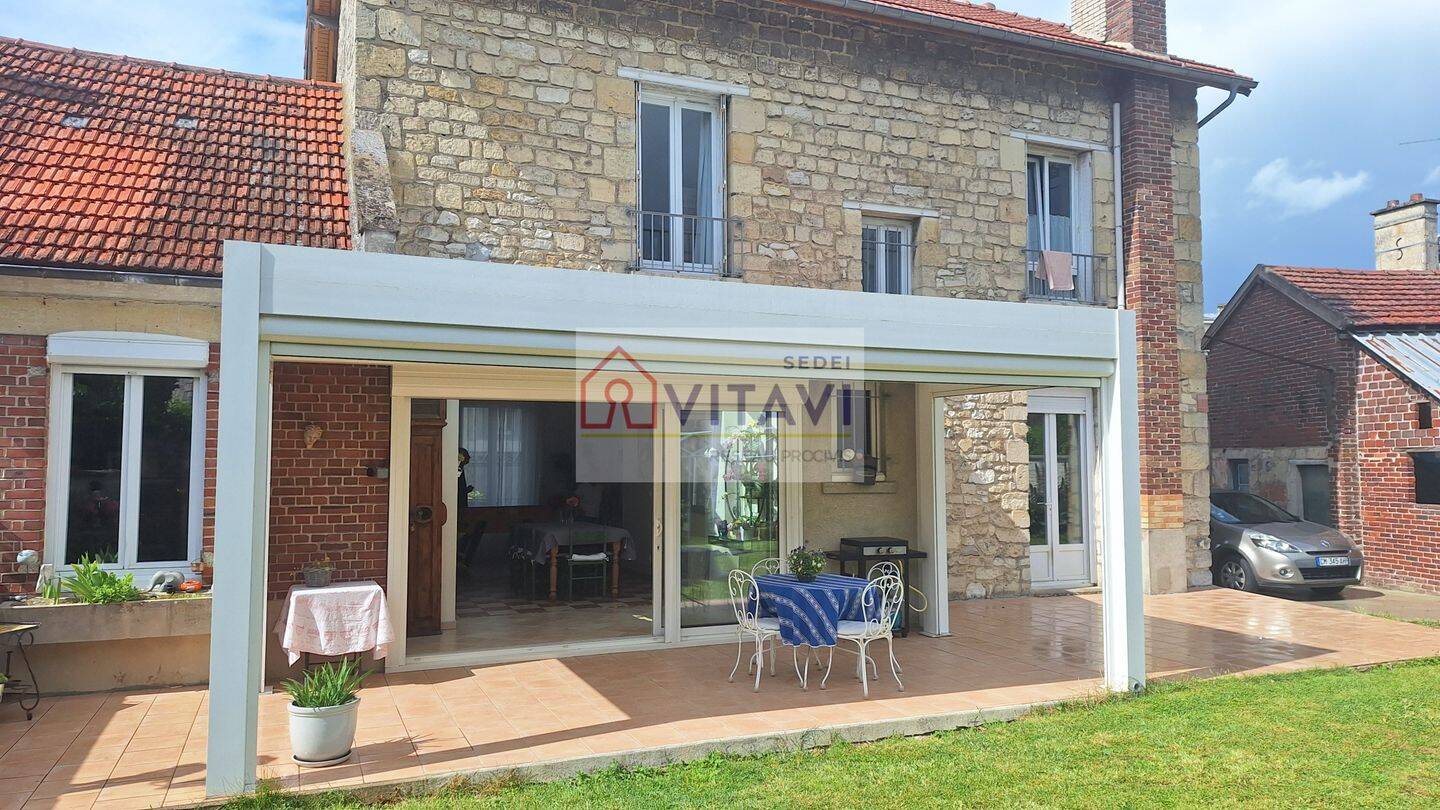 Maison 8 pièces 183 m² · à Crépy-en-Valois · 183 m² · 449 000 €
