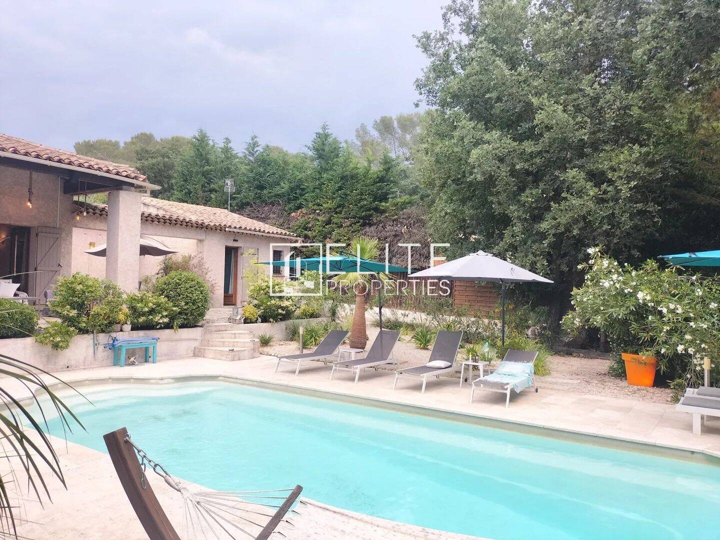 Maison 6 pièces 165 m² · à Valbonne · 165 m² · 4 800 €/mois