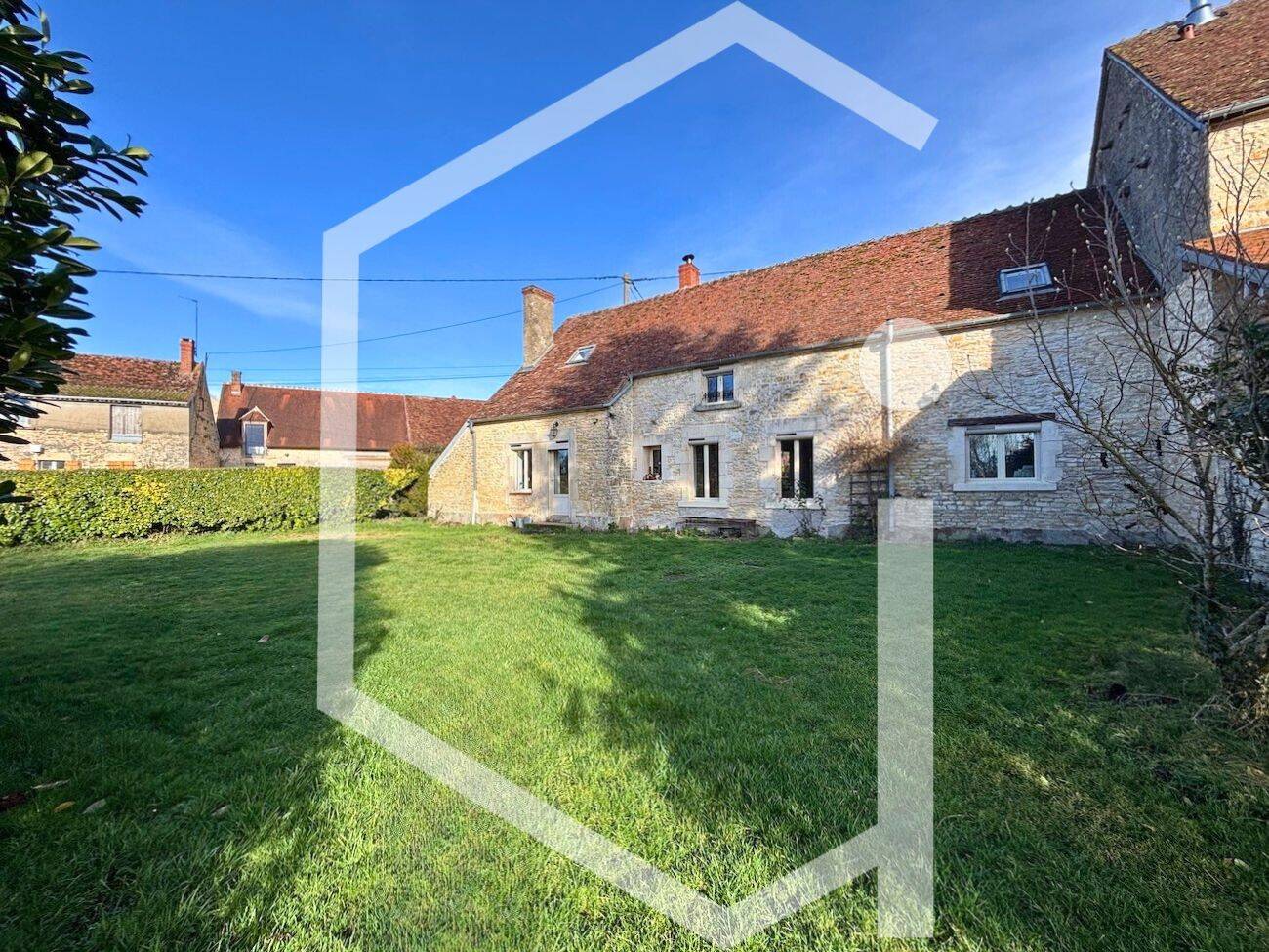Maison 4 pièces 180 m² · à Donzy · 180 m² · 215 000 €