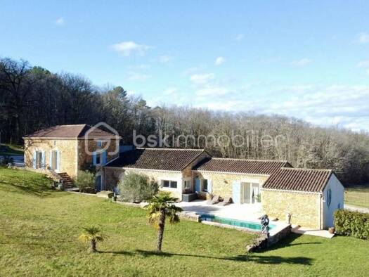 Maison à vendre 670 000 € 7 pièces 3 chambres 210 m² 79 843 m² de terrain Puy-l'Évêque 46700