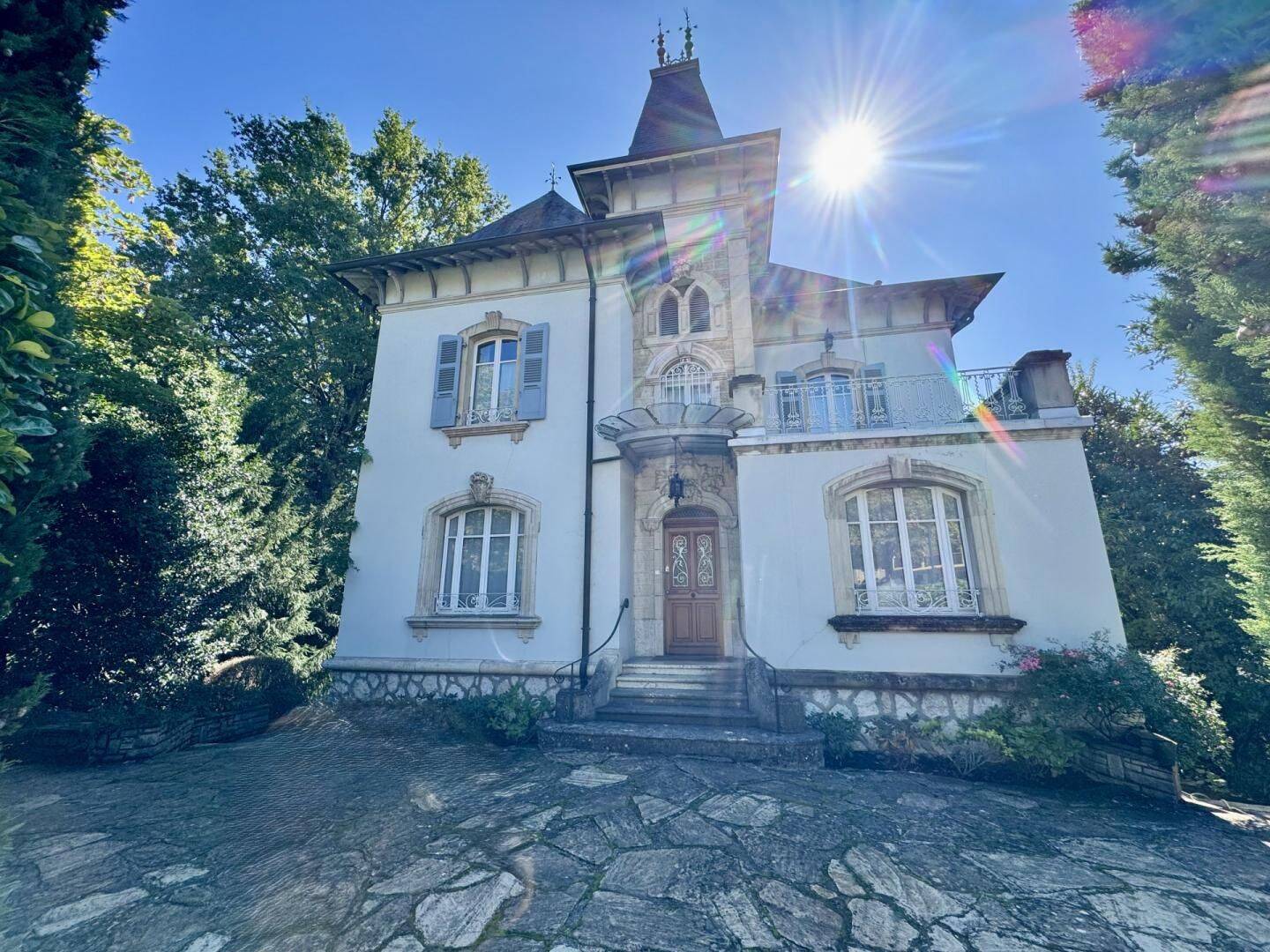 Maison 10 pièces 207 m² · à Saint-Julien-en-Genevois · 207 m² · 2 100 000 €