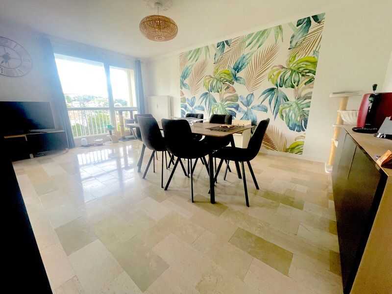 Appartement 4 pièces 82 m² · à Saint-Étienne · 82 m² · 105 000 €