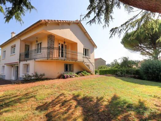 Maison à vendre 156 000 € 5 pièces 4 chambres 132 m² 1 785 m² de terrain Sainte-Ouenne 79220