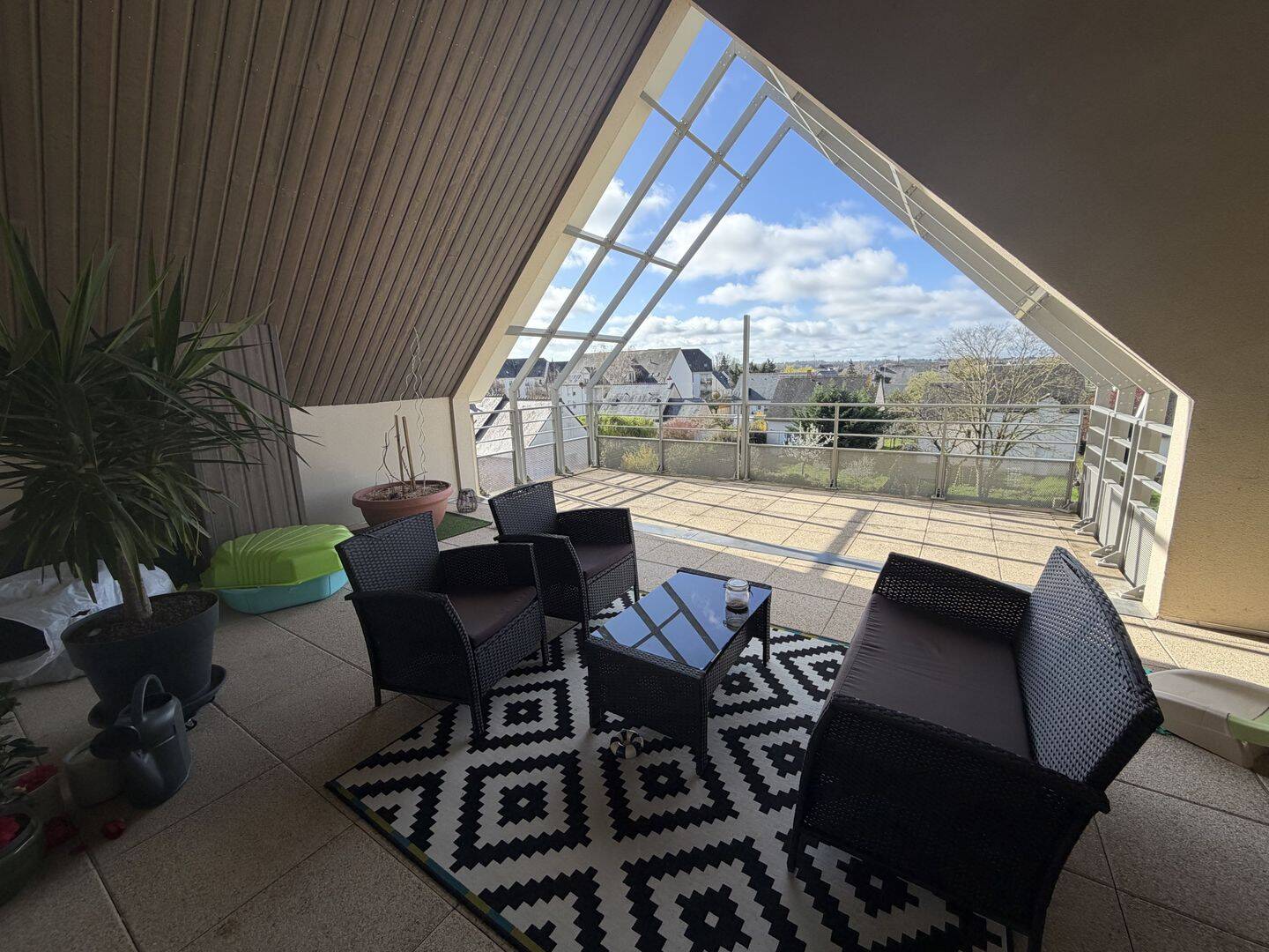 Appartement 4 pièces 95 m² · à La Ville-aux-Dames · 94,6 m² · 304 500 €