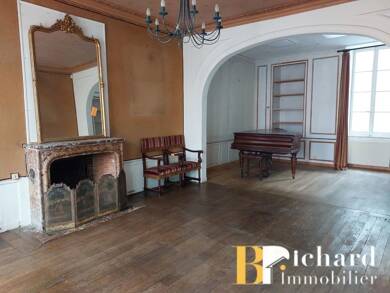 Hôtel particulier à vendre 430 500 € 9 pièces 4 chambres 175 m² 175 m² de terrain Laon 02000