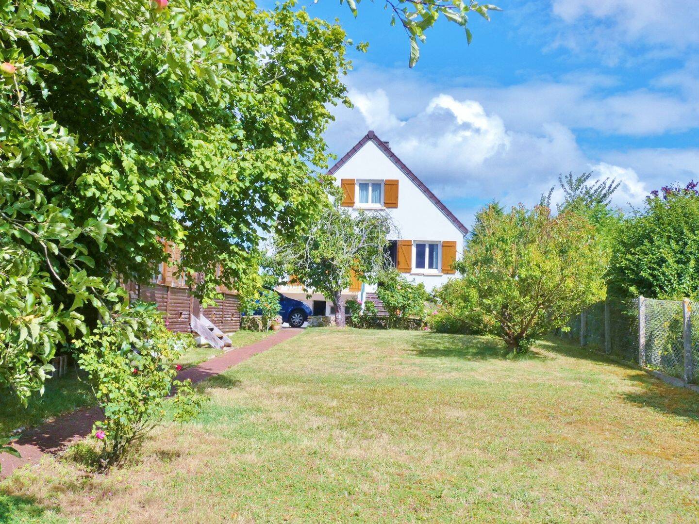Maison 5 pièces 110 m² · à Livilliers · 110 m² · 385 000 €