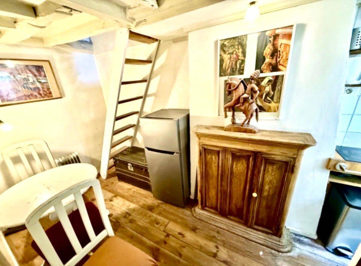 Appartement 2 pièces 14 m² · à Paris 9ème Arrondissement · 14 m² · 700 €/mois