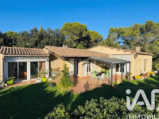 Maison de plain-pied à vendre 424 000 € 4 pièces 2 chambres 131 m² 1 400 m² de terrain Uchaux 84100