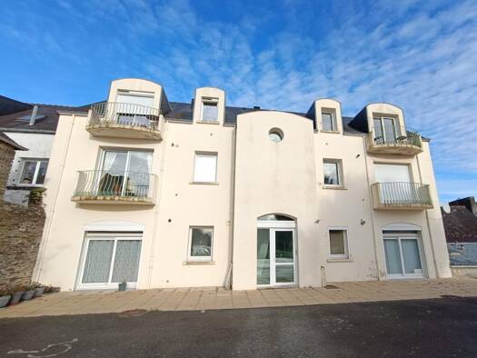 Appartement à vendre 145 000 € 3 pièces 1 chambre 66 m² Étage 1/2 Ouest Carhaix-Plouguer 29270