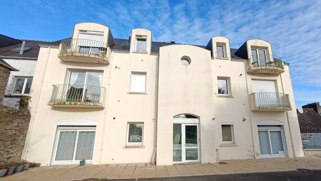 Appartement à vendre 145 000 € 3 pièces 1 chambre 66 m² Étage 1/2 Ouest Carhaix-Plouguer 29270