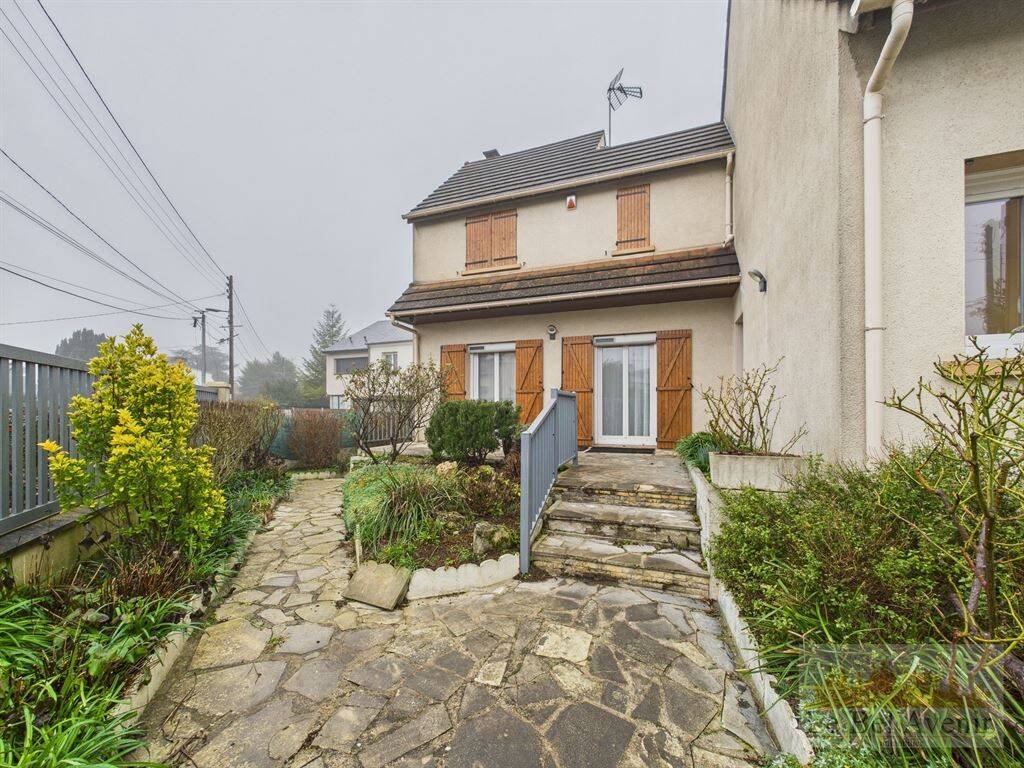 Maison 5 pièces 130 m² · à L'Haÿ-les-Roses · 130 m² · 3 000 €