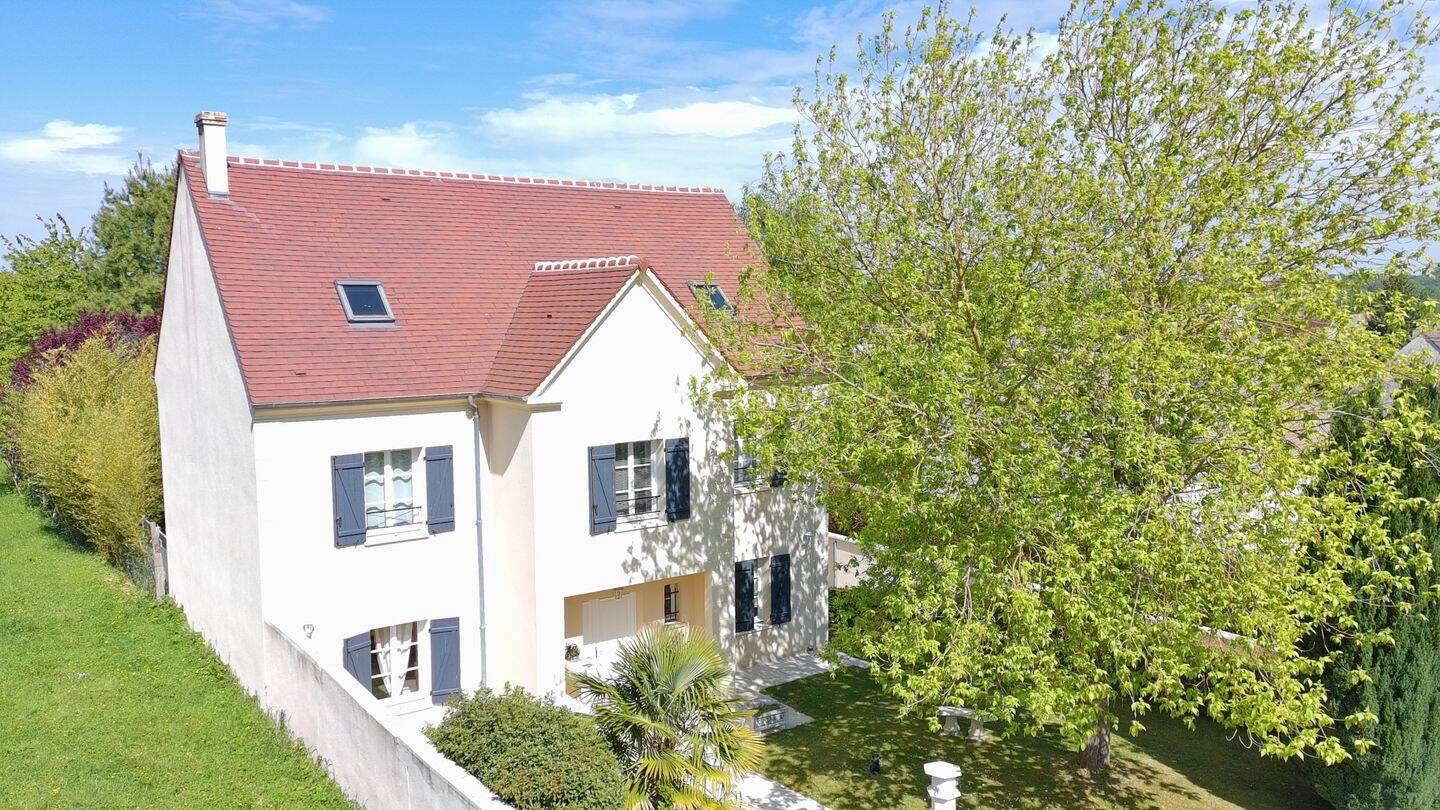 Maison 7 pièces 215 m² · à Ully-Saint-Georges · 215 m² · 527 000 €