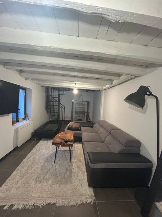 Maison 6 pièces 140 m² · à Aÿ-Champagne · 140 m² · 1 400 €