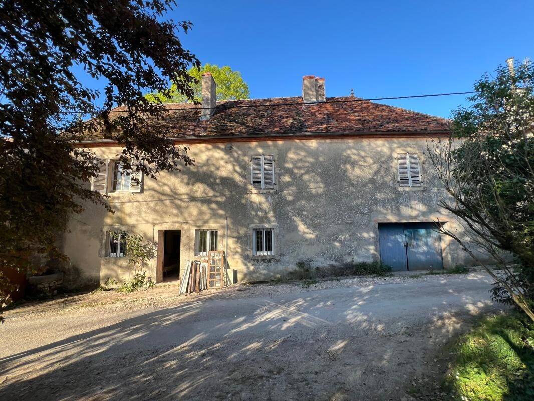 Maison 7 pièces 191 m² · à Menotey · 191 m² · 219 000 €