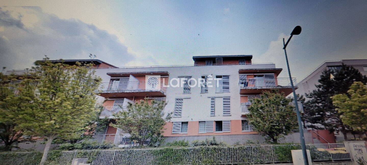 Appartement 3 pièces 86 m² · à Corbeil-Essonnes · 85,9 m² · 1 020 €