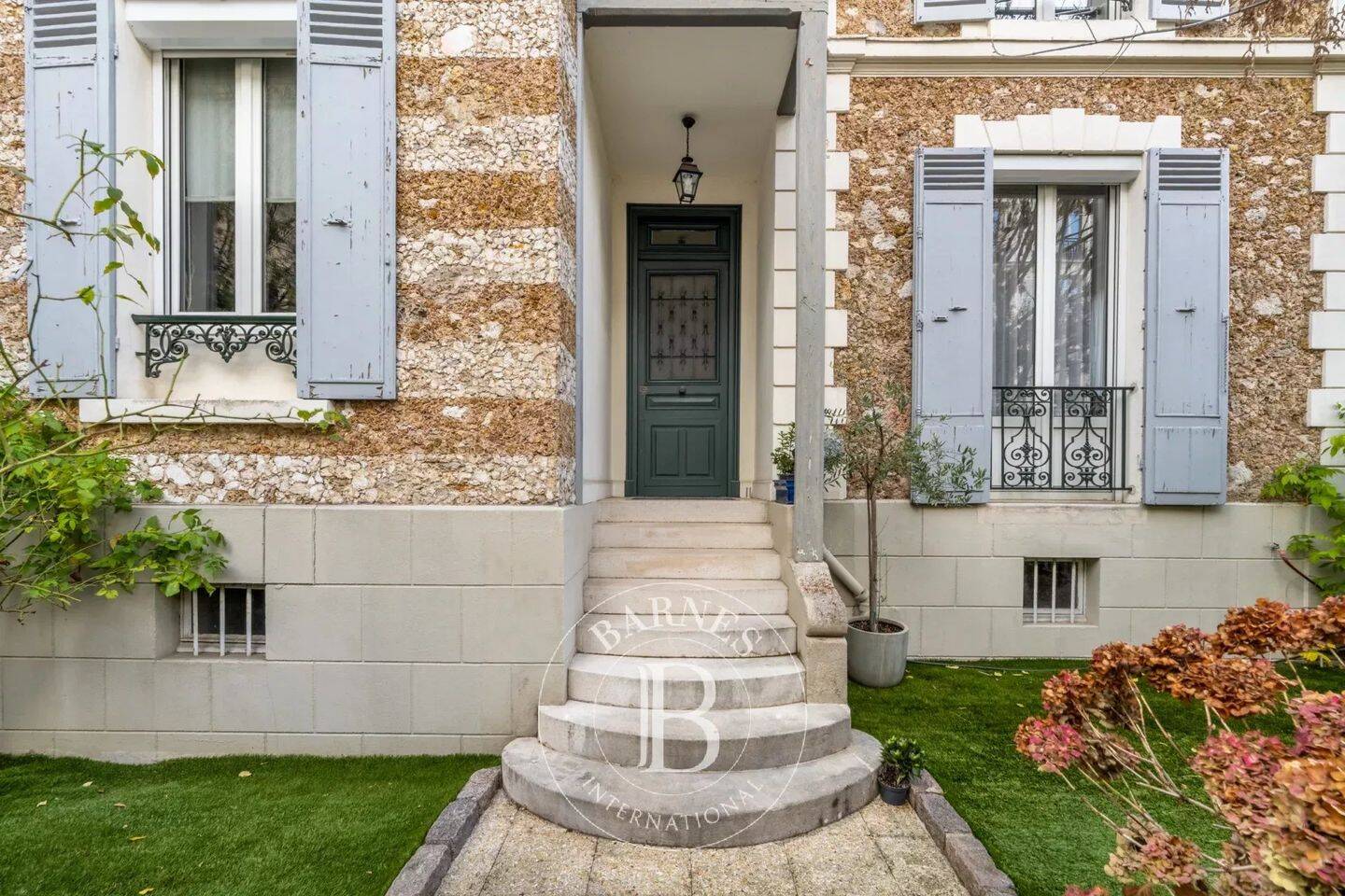 Maison 8 pièces 235 m² · à Versailles · 235 m² · 1 695 000 €