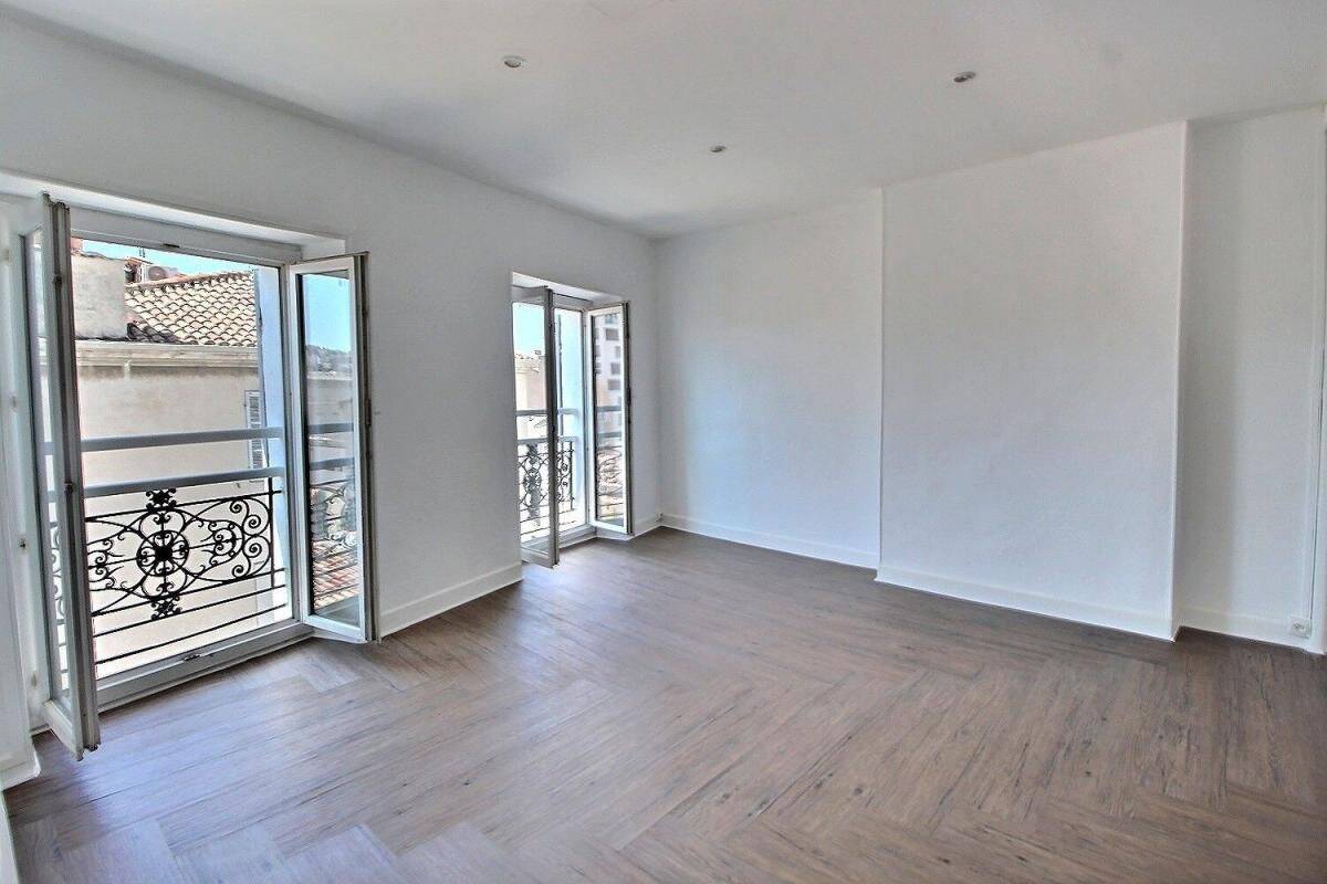 Appartement 1 pièce 29 m² · à Marseille 5ème Arrondissement · 29 m² · 494 €