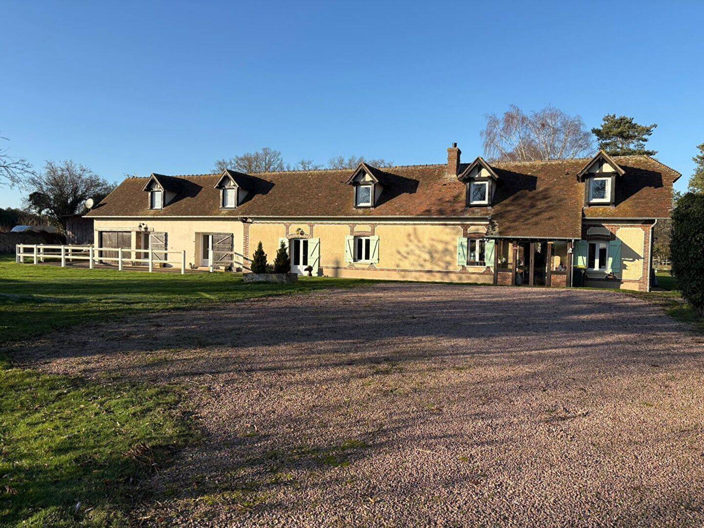 Maison 5 pièces 150 m² · à Chavigny-Bailleul · 150 m² · 556 000 €