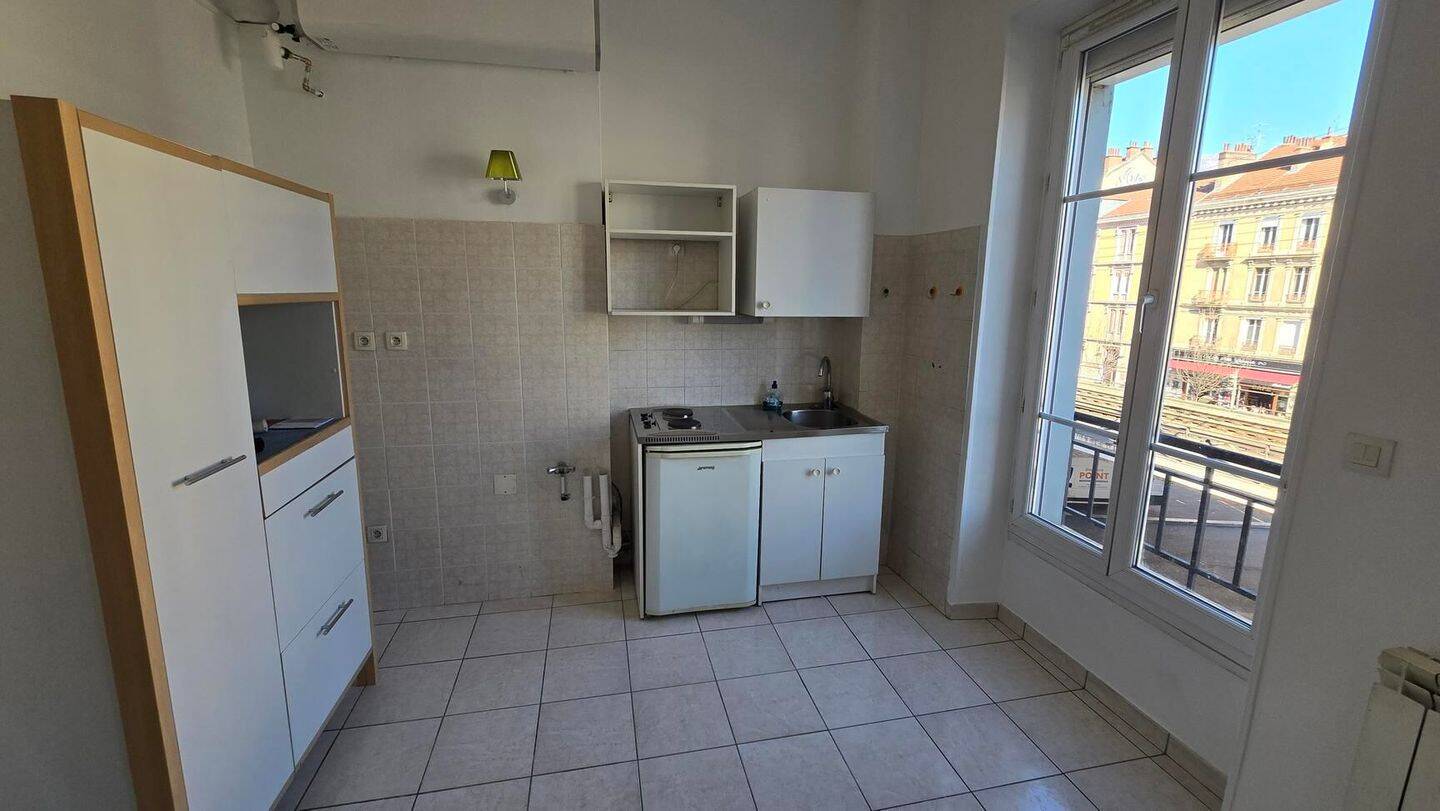 Appartement 1 pièce 31 m² · à Grenoble · 31 m² · 470 €