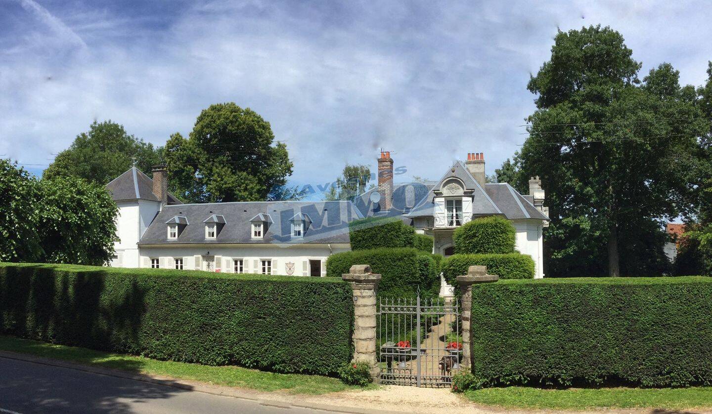 Maison 9 pièces 235 m² · à Arras · 235 m² · 1 100 000 €