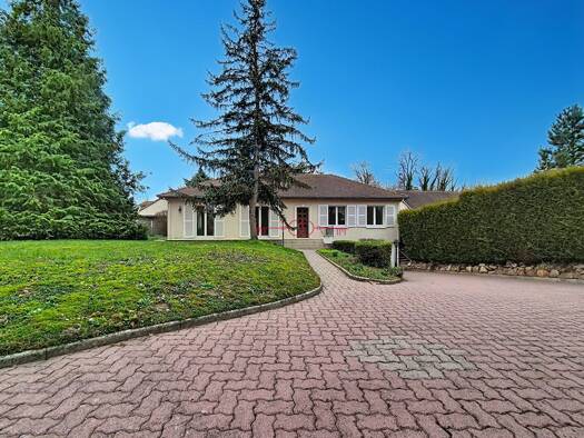 Maison de plain-pied à vendre 299 600 € 7 pièces 5 chambres 172 m² 3 127 m² de terrain Saint-Étienne-au-Temple 51460