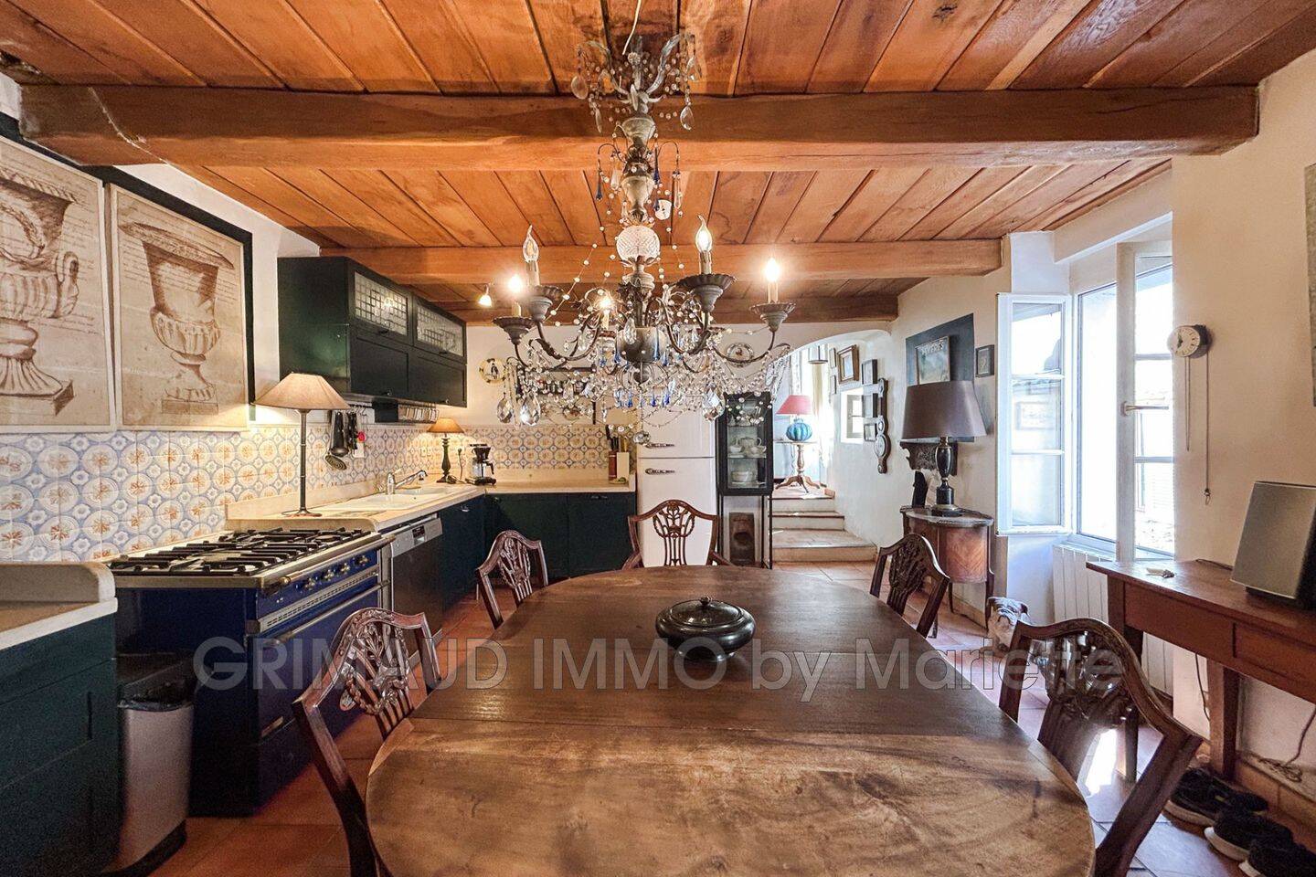 Maison 6 pièces 170 m² · à La Garde-Freinet · 170 m² · 525 000 €