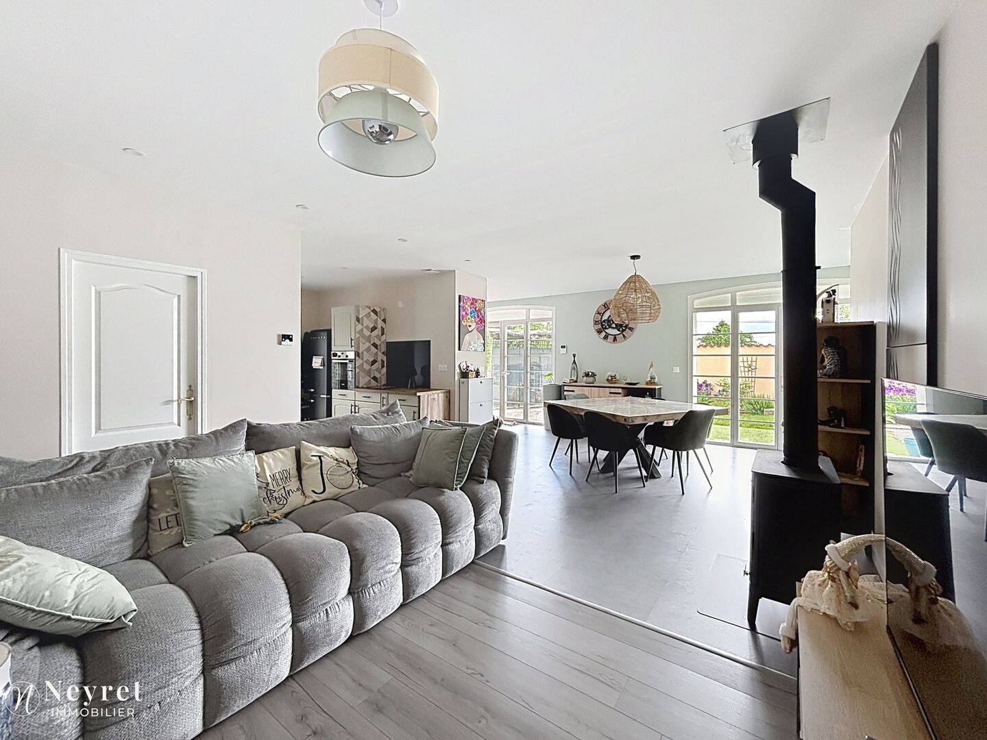 Maison 6 pièces 110 m² · à Communay · 110 m² · 399 000 €