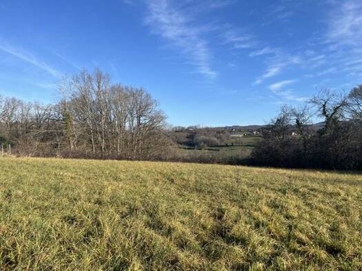 Terrain constructible à vendre 20 000 € 5 100 m² de terrain Astaillac 19120
