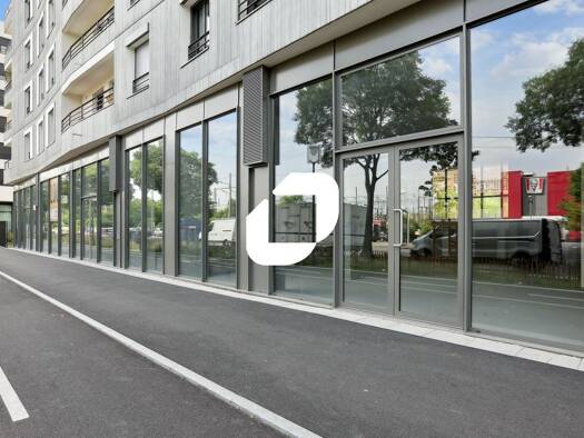 Espace bureau à louer 4 782 € 249,5 m² de bureaux divisible de 112 m² à 250 m² Bonnevay - La Soie - Les Brosses Villeurbanne 69100