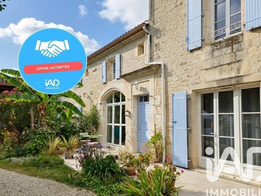 Maison à vendre 439 875 € 10 pièces 7 chambres 279 m² 1 842 m² de terrain Échallat 16170