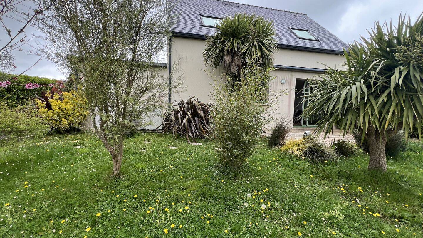 Maison 6 pièces 90 m² · à Poullan-sur-Mer · 90 m² · 249 000 €