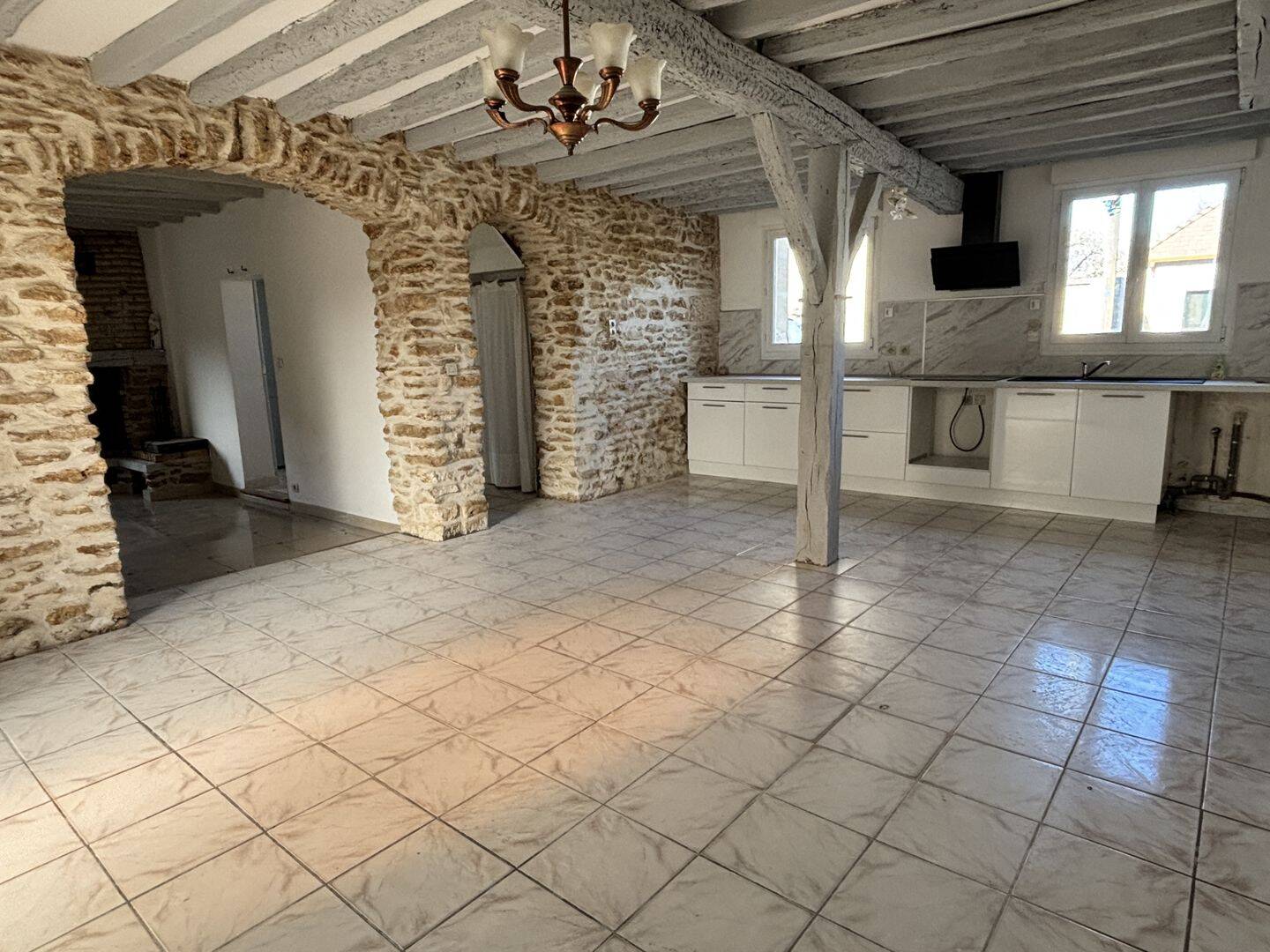 Maison 8 pièces 175 m² · à Couloisy · 175 m² · 230 000 €