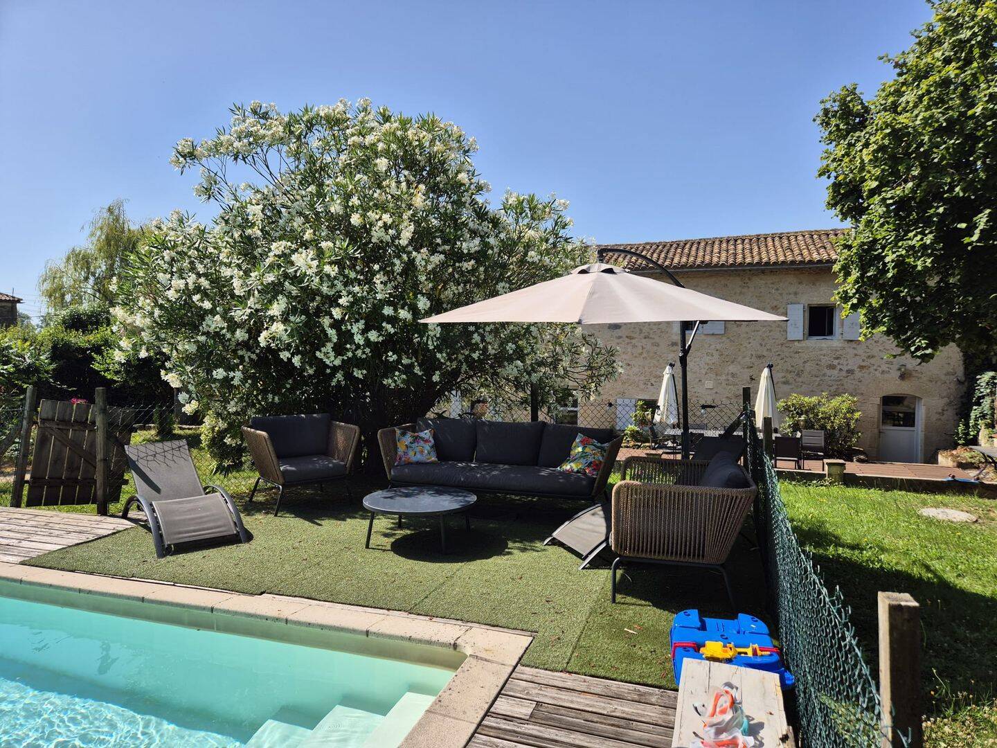 Maison 7 pièces 211 m² · à La Réole · 210,5 m² · 334 000 €